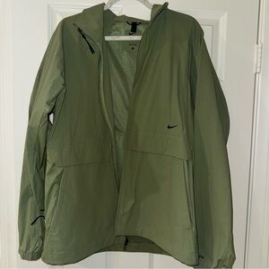 Nike Unisex Green Jacket / Windbreaker